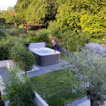 Apartment Olive - Ruhe & Entspannung In 2-zi-fewo Mit Garten-whirlpool, Terrasse & Hund Willkommen By Ferienwohnenamsee