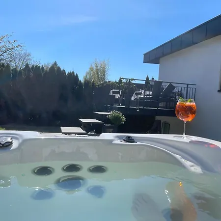 Olive - Ruhe & Entspannung In 2-zi-fewo Mit Garten-whirlpool, Terrasse & Hund Willkommen By Ferienwohnenamsee * Uberlingen
